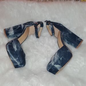 Bill Blass Size 8.5  Bleached Denim Chunky Heels